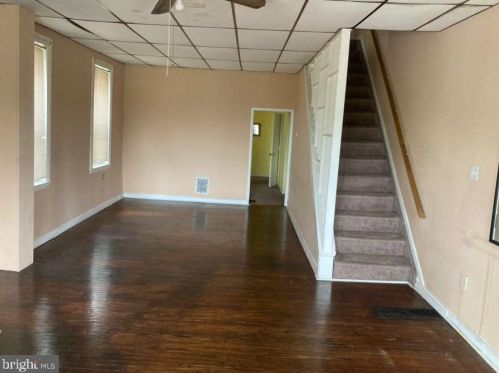 6610 Keystone St, Philadelphia, PA 19135-2816