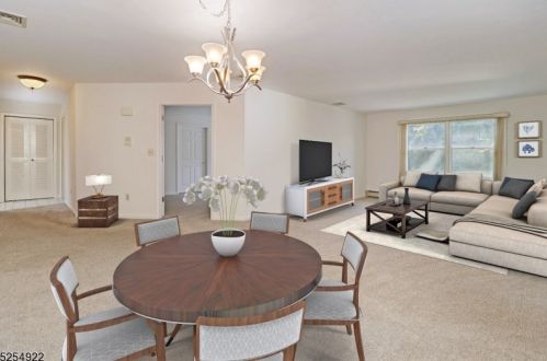 20-1 Dara Dr, East Hanover, NJ 07936-1646