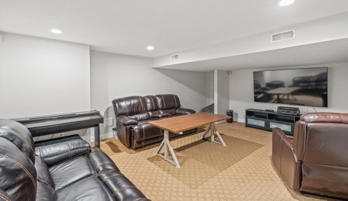 18 Francis St, North Reading MA 01864-3121 exterior