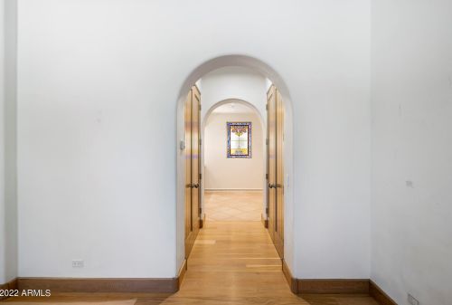 2020 Bethany Home Rd, Phoenix AZ 85014-2434 exterior