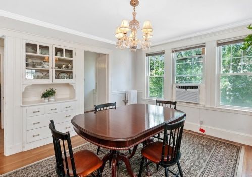 18 Mary St, Arlington MA 02474-8827 exterior