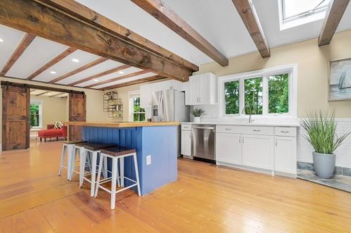 49 Grn St, Newbury MA 01950-2582 exterior