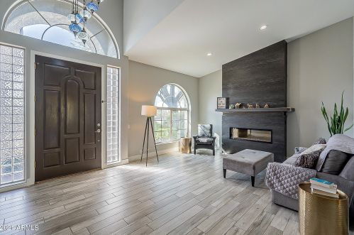 1820 Claire Dr, Phoenix, AZ 85022-3932