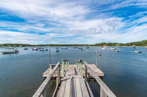 48 Strong Is Rd, Chatham MA 02633-1435 exterior