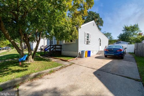 652 Washington Ave, West Deptford, NJ 08096-3545