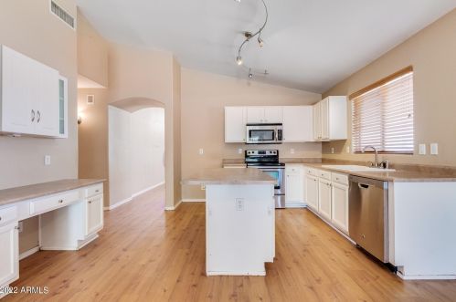 8227 Apache St, Phoenix AZ 85003-2726 exterior