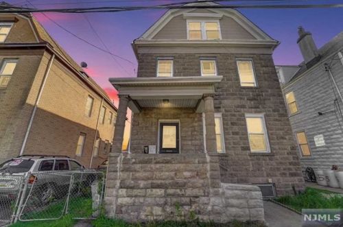 73 Little St, Belleville, NJ 07109-3243