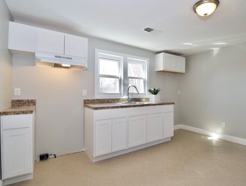 8 Conner Ave, Montgomery MA 01085-2325 exterior