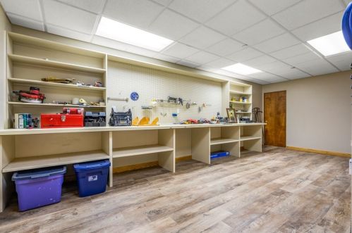 44 Sears Rd, Southborough MA 01772-1101 exterior