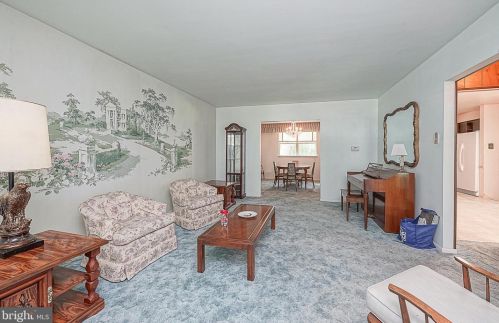 616 Chestnut Ave, West Deptford NJ 08097-1604 exterior