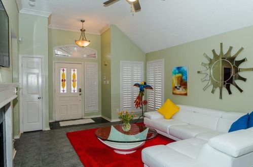 3736 Camden Ln, Addison TX  75001-7916 exterior