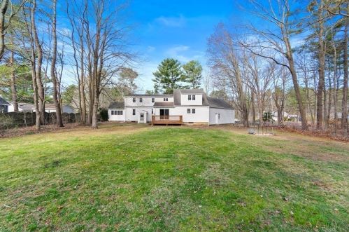 1086 Burt St, Taunton MA 02780-5166 exterior