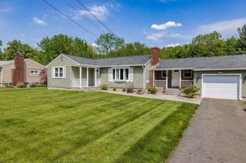 1063 Mountain Rd, Montgomery, MA 01085-1403