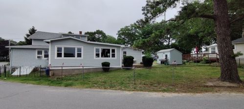 43 Pinehurst Dr, Wareham, MA 02571-2075