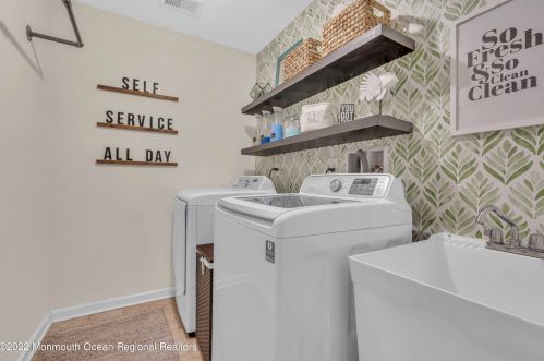 80 Kyle Dr, Tinton Falls NJ 07712-7535 exterior