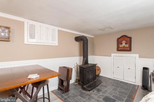 326 Route 156, Trenton NJ 08620-1729 exterior