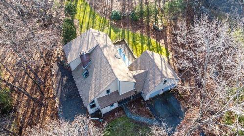 6 Skylar Dr, Southborough MA 01772-1745 exterior