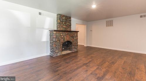 720 Carter Ave, West Deptford NJ  08096-1468 exterior