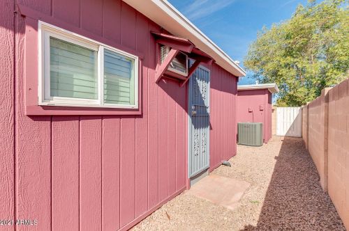 1501 Edgemont Ave, Phoenix AZ 85035-1808 exterior