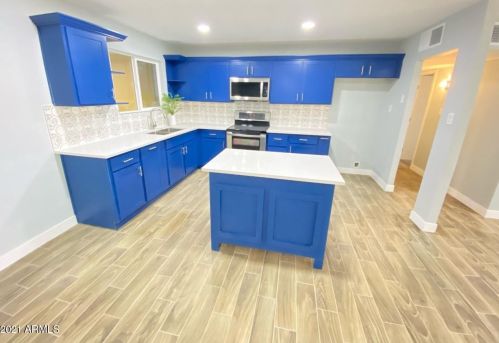 7015 Camelback Rd, Phoenix AZ  85033-1535 exterior