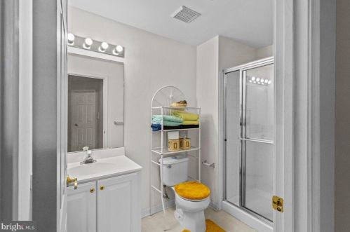 13 Equestrian Dr, Burlington NJ 08016-3065 exterior