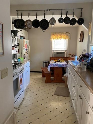 298 Central St, East Bridgewater MA 02333-2018 exterior