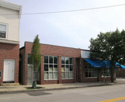 321 Watertown St, Newton, MA 02458-1322