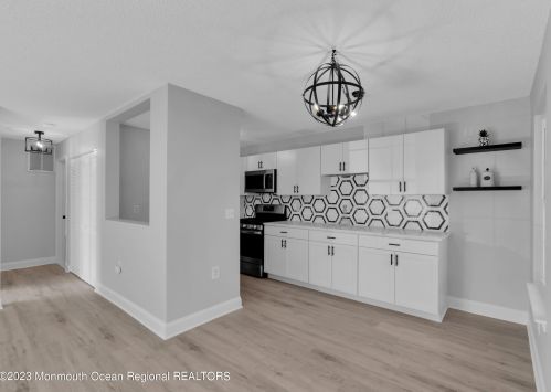 402 Daffodil Dr, Jackson Twp NJ 08527-4127 exterior