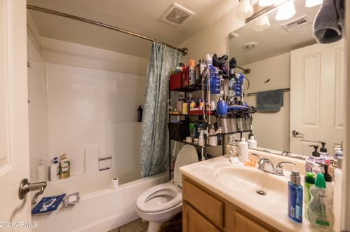 12440 20th St, Phoenix AZ  85022-5800 exterior