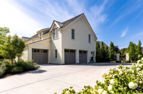 1918 Siesta Dr, Sandy UT 84093-6139 exterior