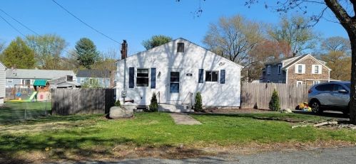 40 Chainey St, Seekonk, MA 02771-4205