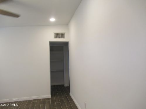 1845 Chipman Rd, Phoenix AZ  85040-2473 exterior