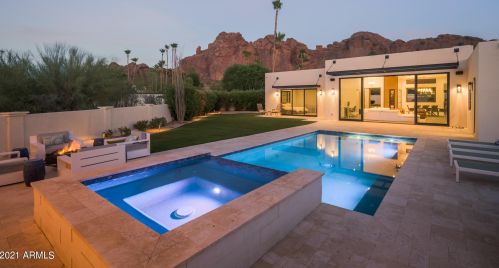 5833 46th Pl, Phoenix AZ  85018-1235 exterior