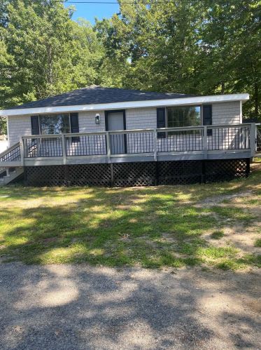 5 2nd St, Dracut, MA 01826-1001