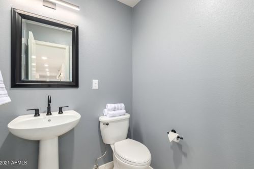 6501 2nd St, Phoenix AZ 85022-1005 exterior