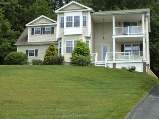 60 Scenic Rd, Montgomery, MA 01085-5196