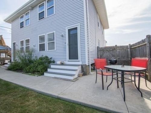 20 Castle Rd, Nahant MA 01908-1147 exterior