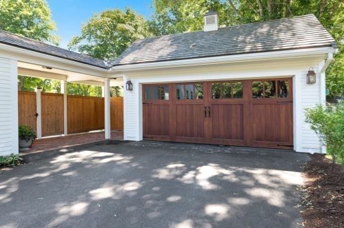 107 Leavitt St, Hingham MA 02043-2973 exterior