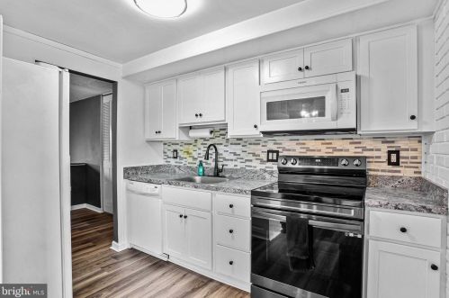 6213 Greenblade Garth, Columbia MD  21045-4218 exterior