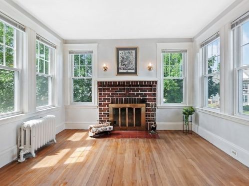 18 Mary St, Arlington MA 02474-8827 exterior