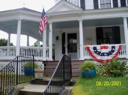 267 Salisbury St, Worcester, MA 01609-1661