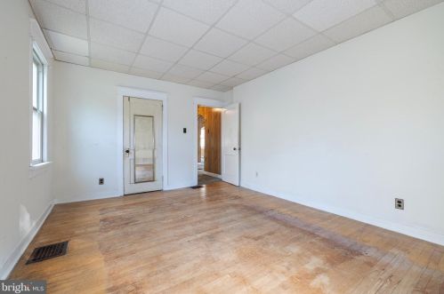 1352 Burkett Ave, West Deptford NJ 08093-1915 exterior