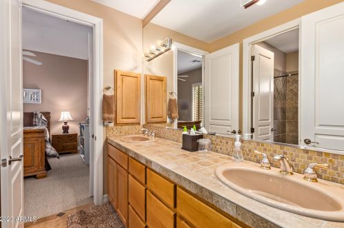 22843 54th St, Phoenix AZ  85054-7199 exterior