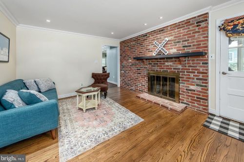 947 Locksley Ln, West Deptford NJ  08096-3121 exterior