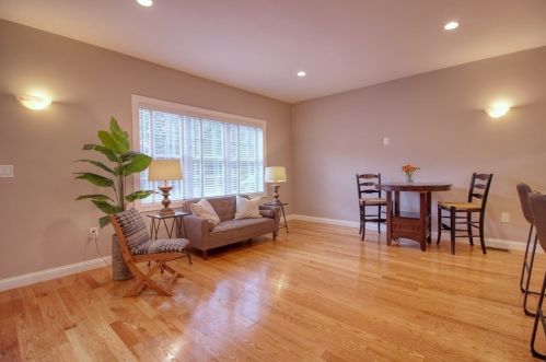 20 Valley St, Norfolk, MA 02056-1629