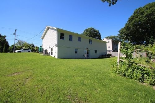 14 Hodgkins Rd, Rockport MA  01966-2004 exterior