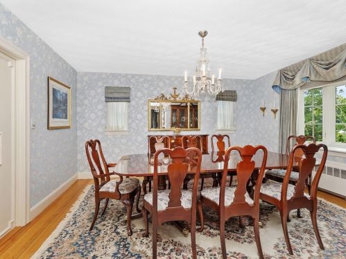 77 Montrose St, Newton MA 02458-2718 exterior