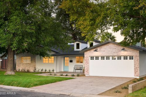 3837 50th St, Phoenix, AZ 85018-5549