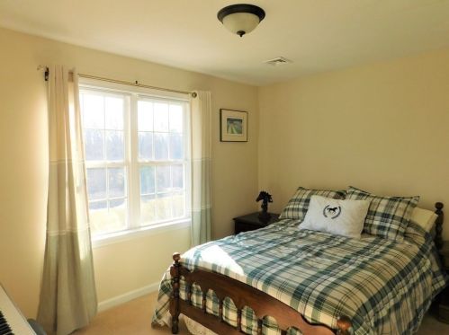 16 Pierce Rd, Sutton MA 01590-2909 exterior