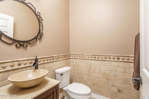 27417 60 Ln, Phoenix AZ 85035-4824 exterior